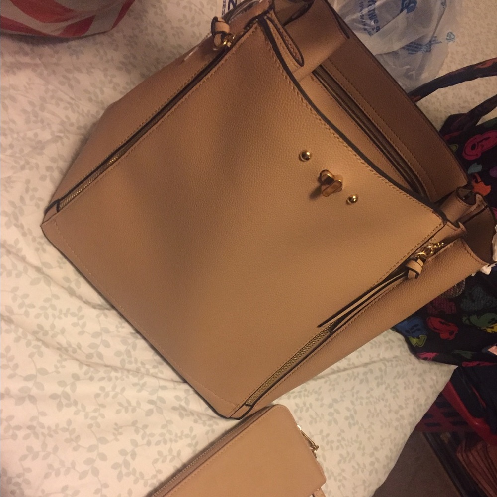Purse - Picture 2 of 3